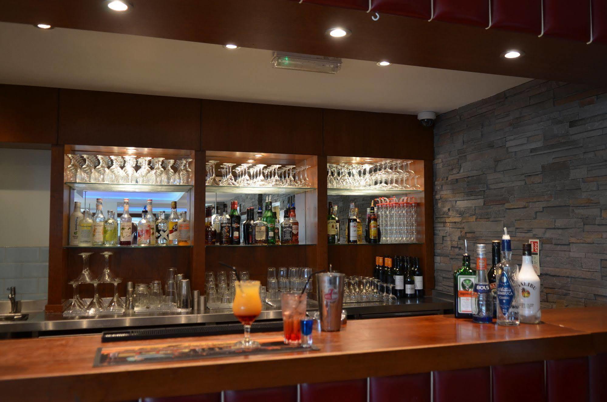 7Hotel Diner Halstead  Luaran gambar