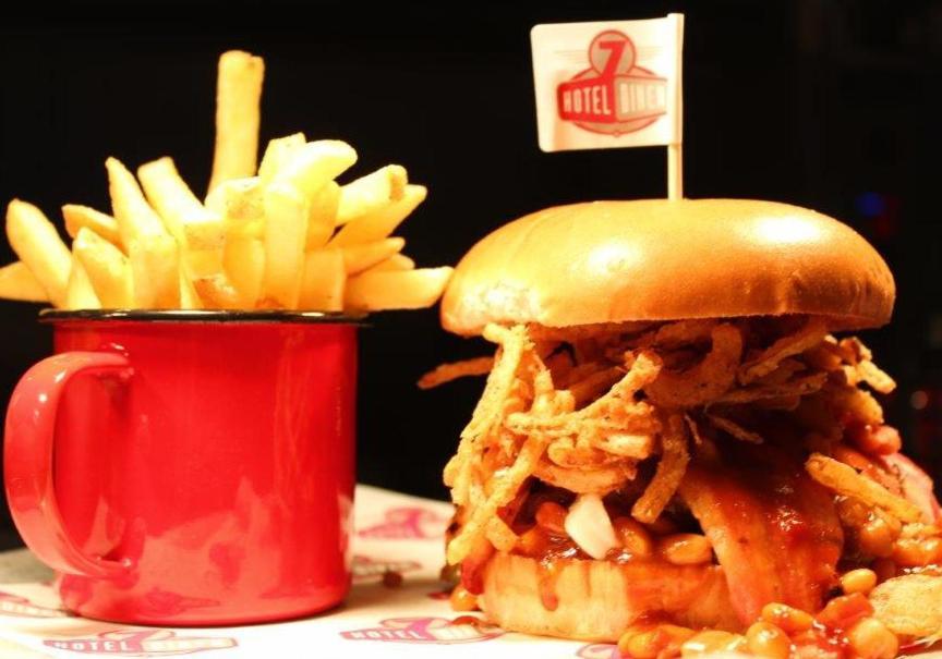 7Hotel Diner Halstead  Luaran gambar